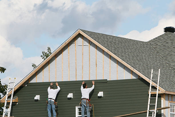 Professional Siding Contractor technician working in Cherry Hill, VA